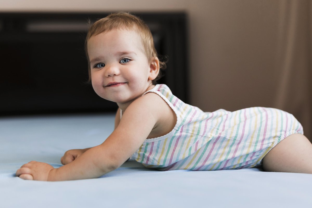 8 Aylık Bebek Gelişimi - Emekleme, Oyunlar ve Uyku